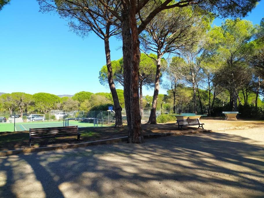 Ideal Saint Raphael Piscine Clim Parking Saint-Raphael (Var) Exterior photo